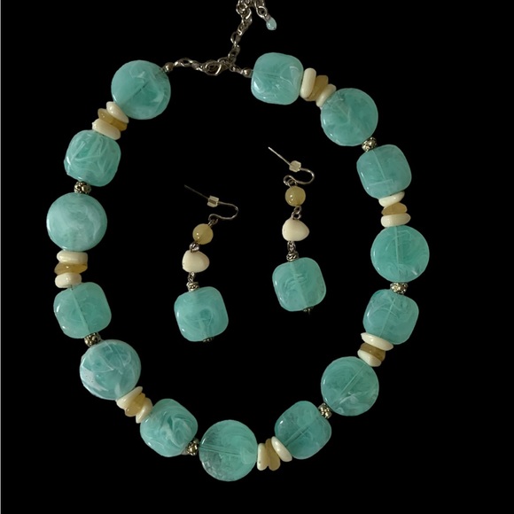 Light blue necklace and earrings - Picture 2 of 2